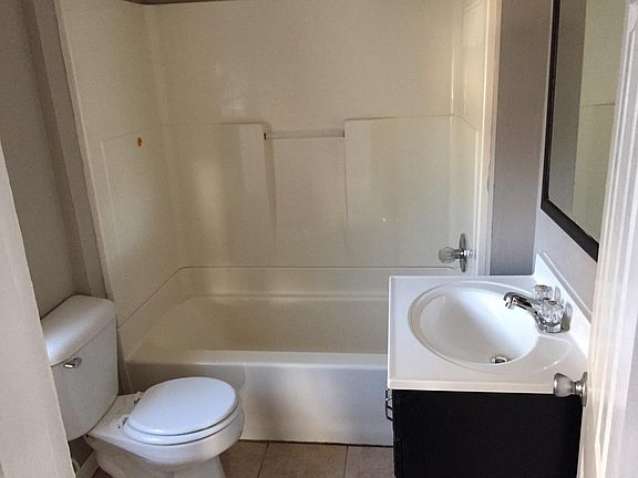 4th image of 119 E Main St #119