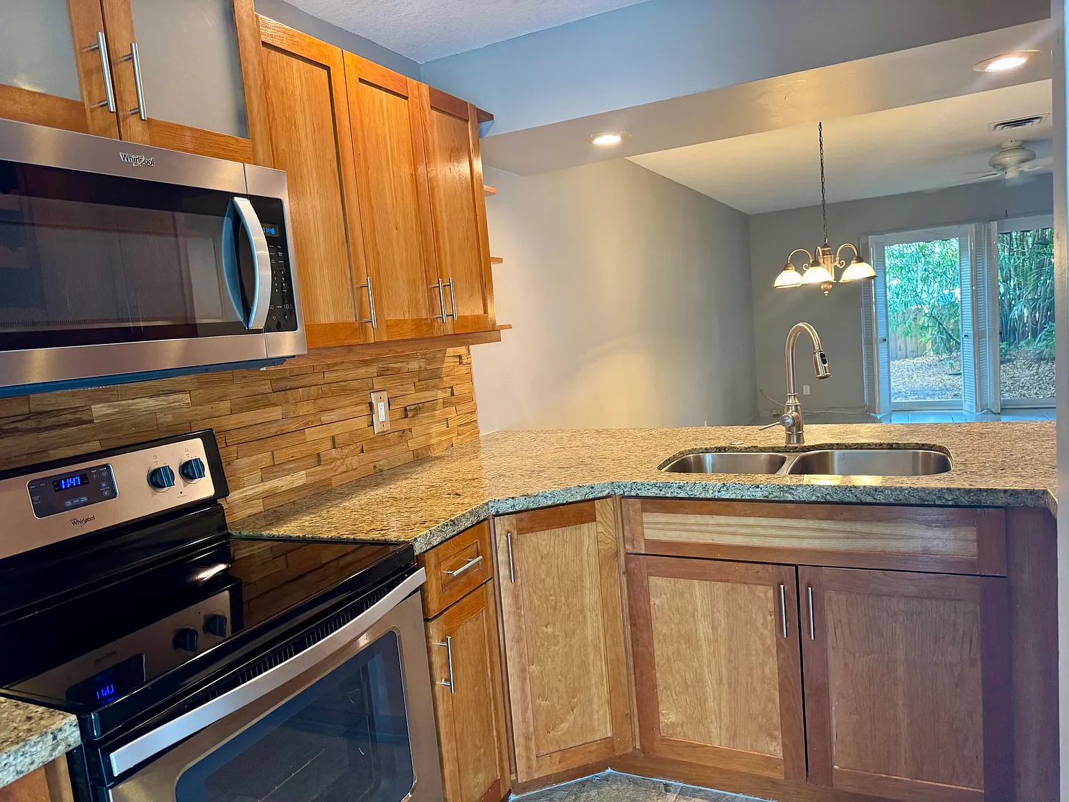 2 bed, 2.5 bath, 1055 sqft, $2,850 — Photo 4