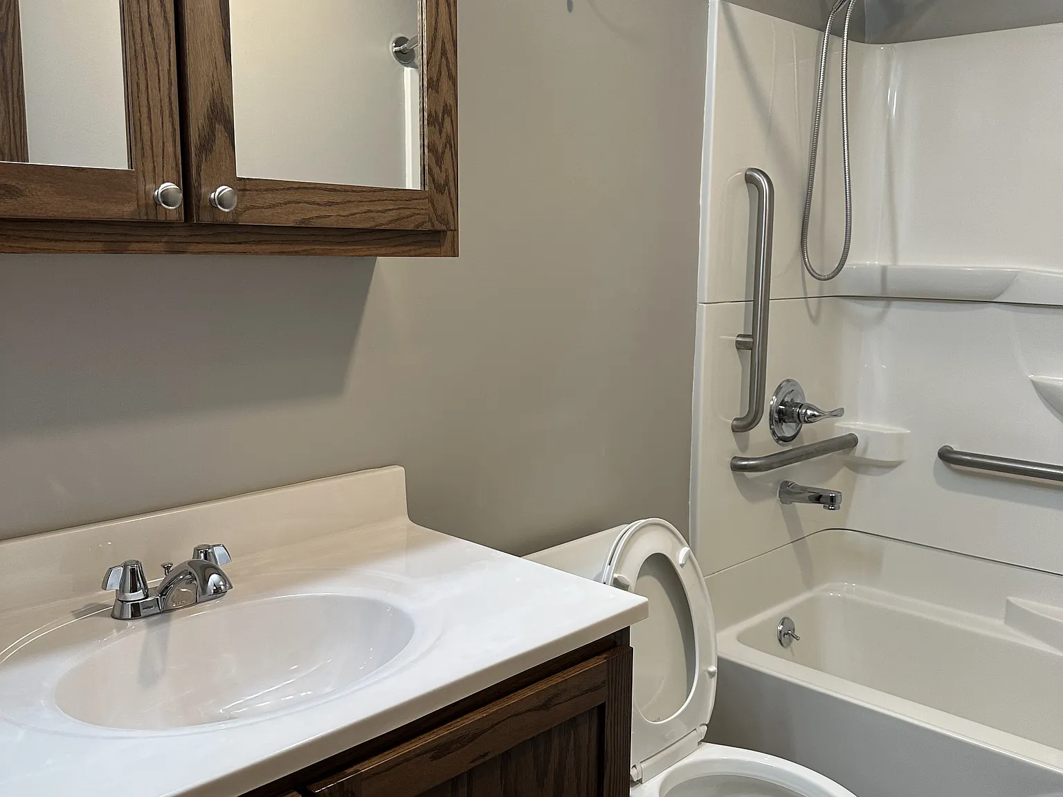 2 bed, 800 sqft, $900 — Photo 1
