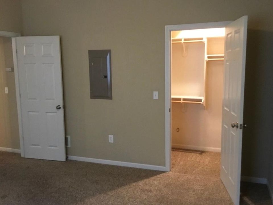 1st image of 108 Logan St #108