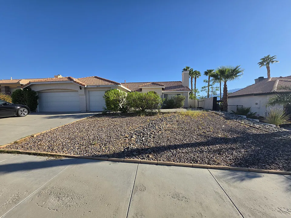 65907 Avenida Dorado