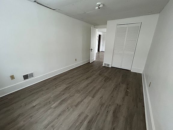 3rd image of 19 Singer Ave APT 5