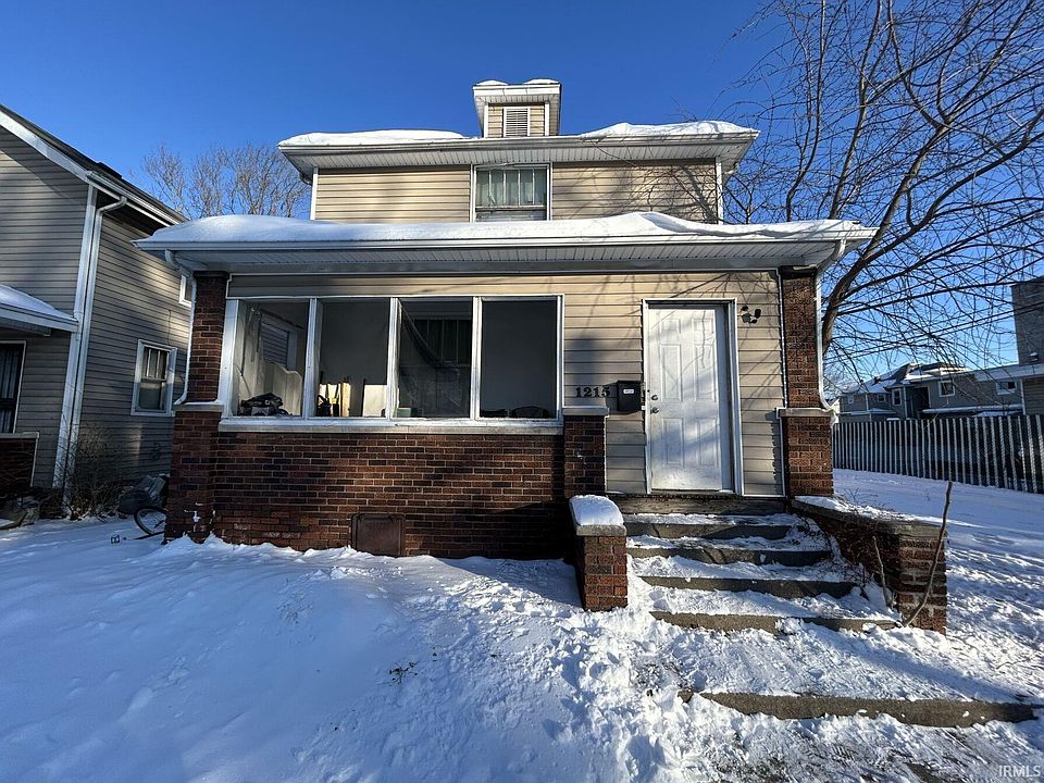 2nd image of 2443 Oliver St