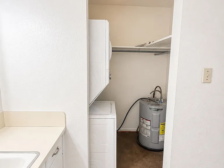 3101 Highland Rd #222 — Photo 2