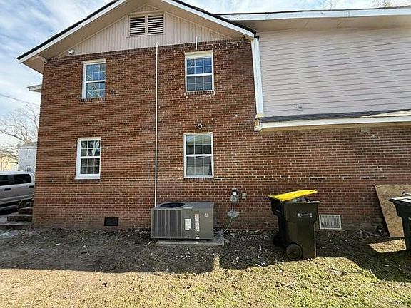 3rd image of 1147 Graydon St