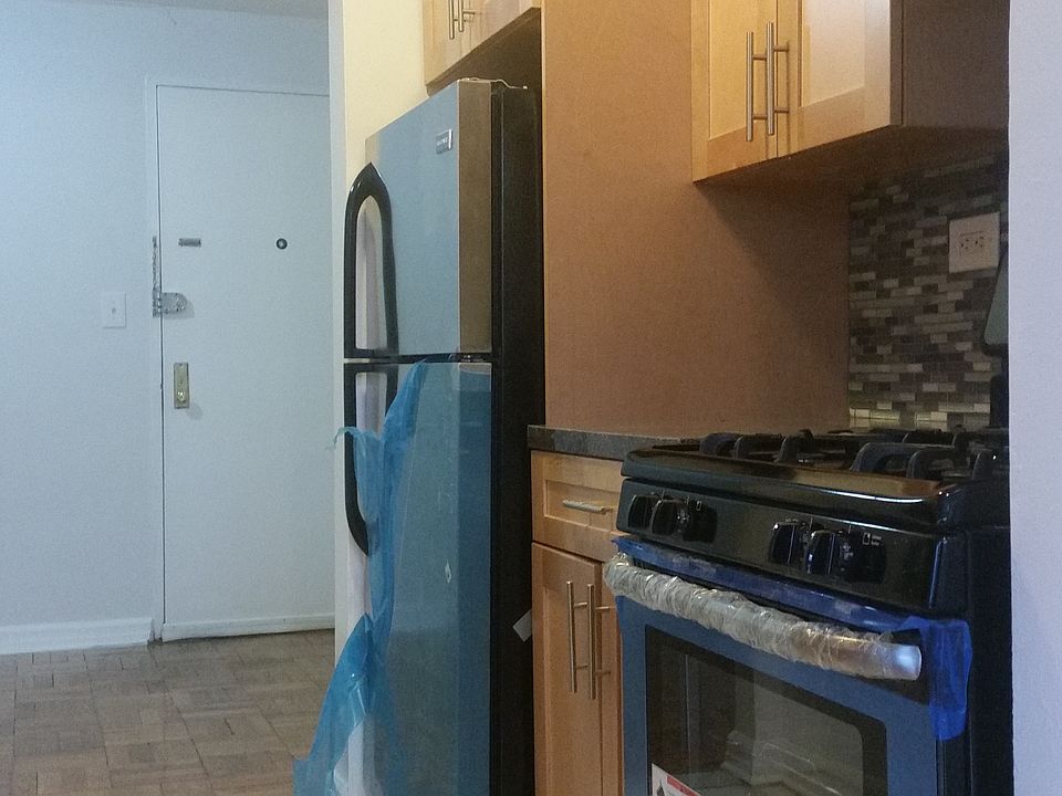 2nd image of 4750 Bedford Ave APT 1F