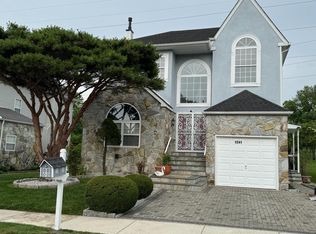 1241 Serota Pl, Philadelphia, PA 19115