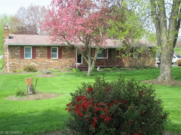 11981 King Church Ave NW, Uniontown, OH 44685