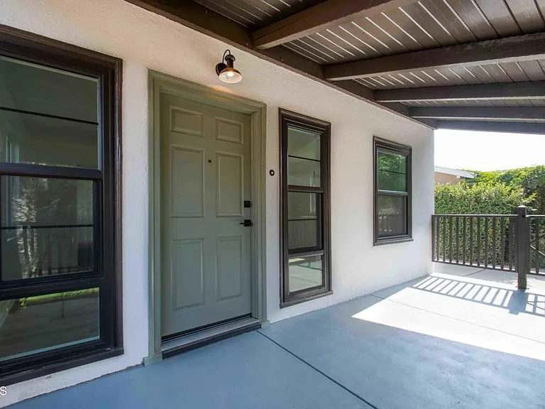 3185 Larga Ave — Photo 2