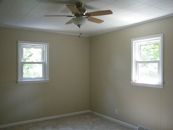 5th image of 318 Hiawatha Dr