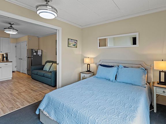 4th image of 500 Kennedy Dr #506