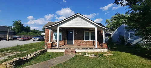 1610 24th Ave N Photo 1