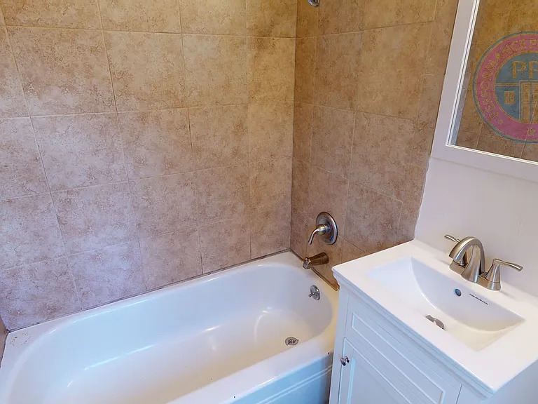 525 SE 28th Ave #110 — Photo 10