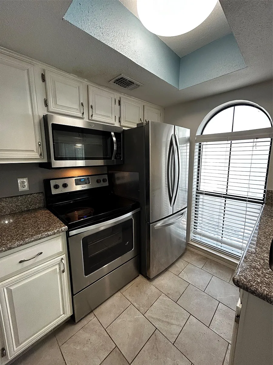 Building Photo - 708 Graham Pl #208