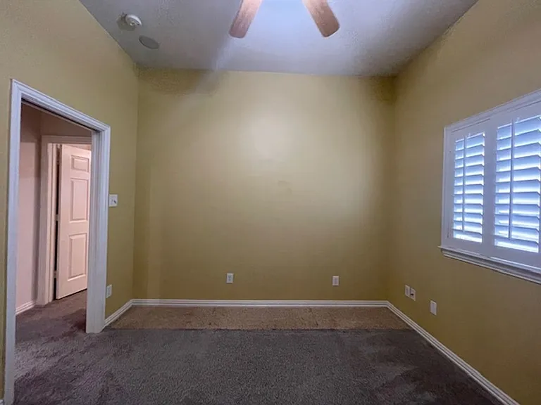408 Hideaway Ct — Photo 15