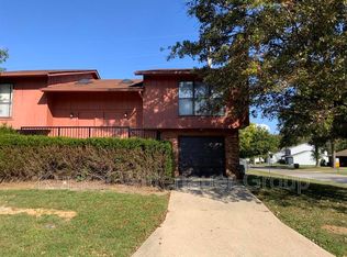 700 Ganim Dr, Belleville, IL 62221