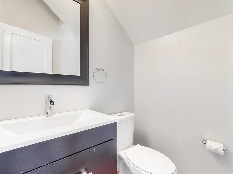 945 S Washington St — Photo 15