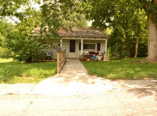 108 Walnut St, Adams, TN 37010