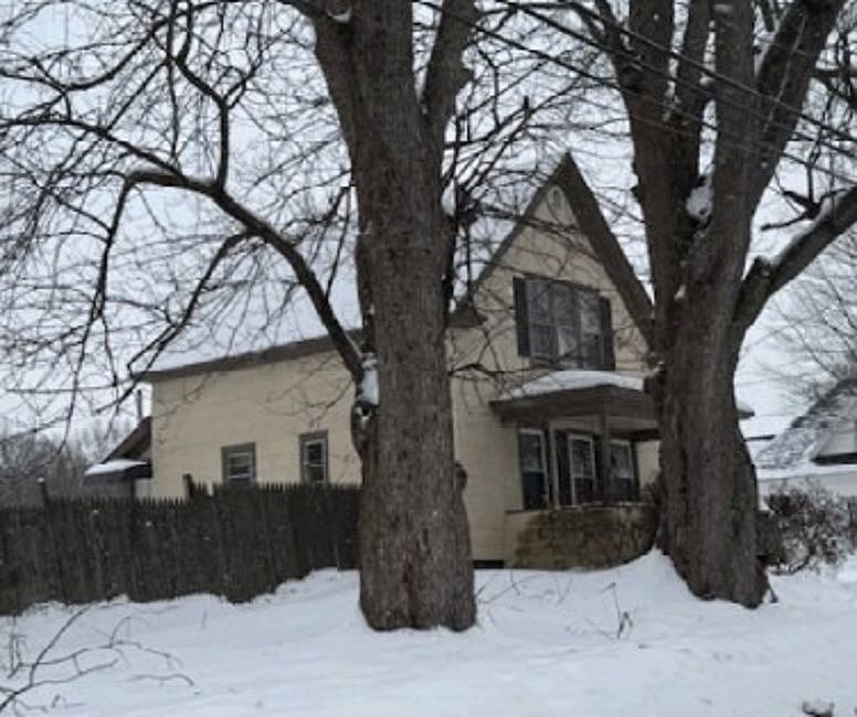 2nd image of 33 Saratoga Blvd