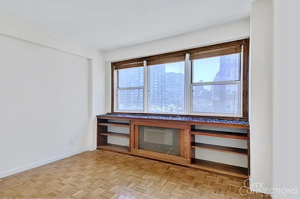 Rented by City Connections Realty | media 16