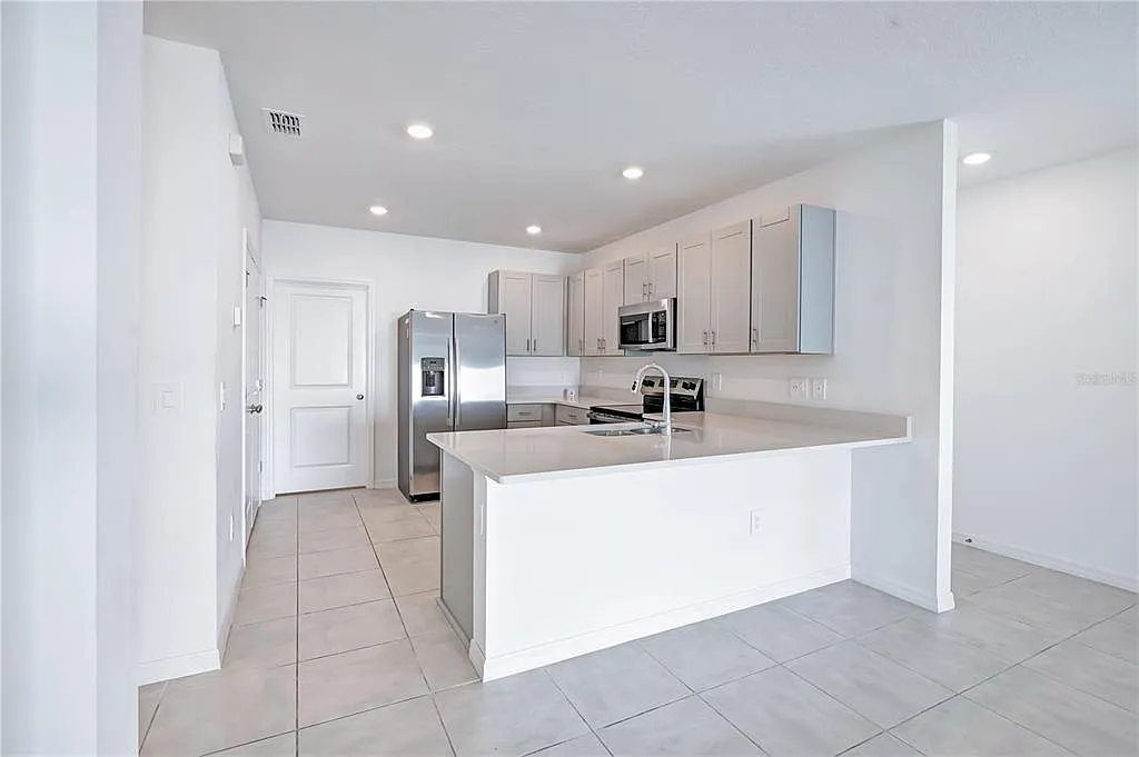 3 bed, 2.0 bath, 1457 sqft, $2,000 — Photo 4