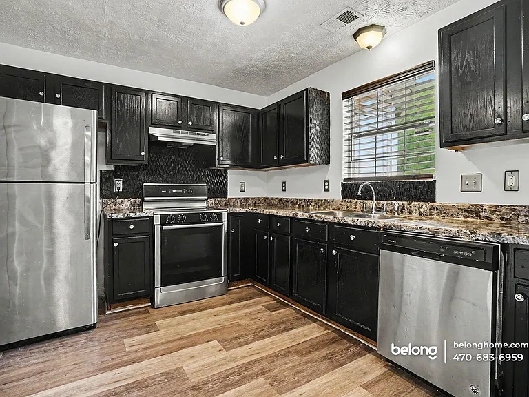5599 Windfall Ln — Photo 13