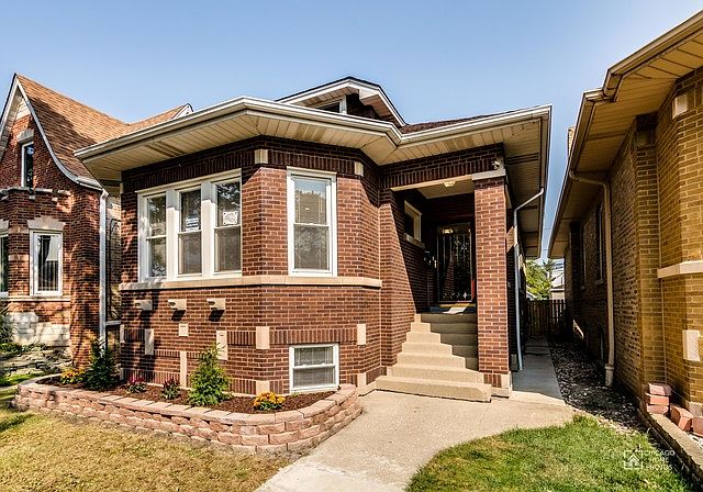 1st image of 6240 W Cornelia Ave