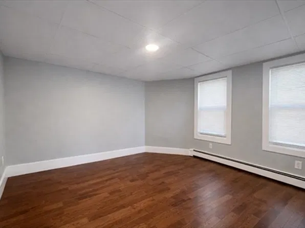 203 London St #1, Boston, MA 02128