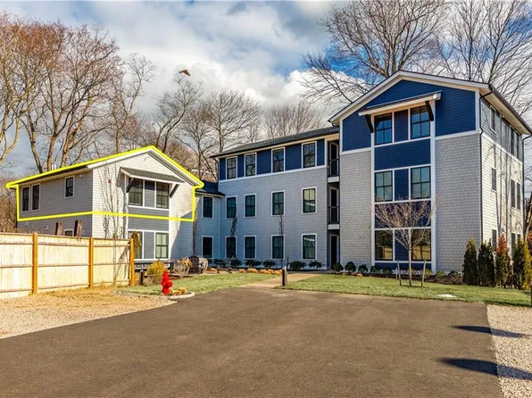 32 Exchange St #204, East Greenwich, RI 02818