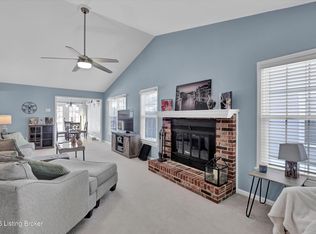 8018 Cloudcroft Ln, Louisville, KY