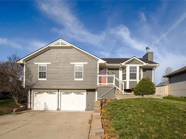 824 Lee Ann Dr, Grain Valley, MO 64029