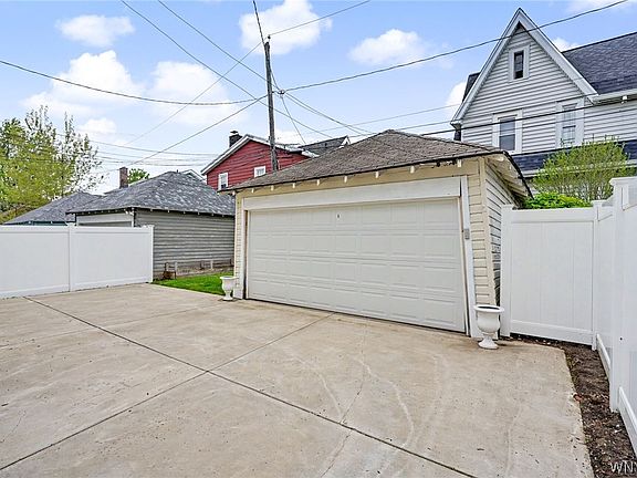 4th image of 149 Colvin Ave