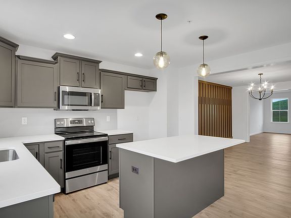 5th image of 2119 S Autumn Chase Dr