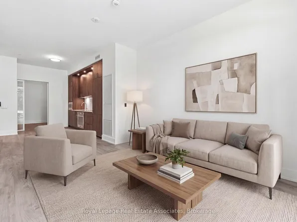 259 The Kingsway, Toronto, ON