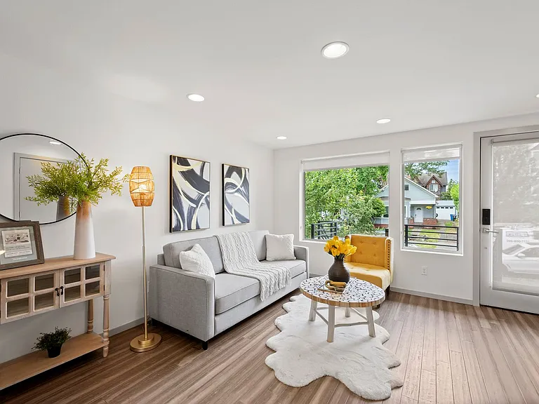 4418 Francis Ave N #B — Photo 4