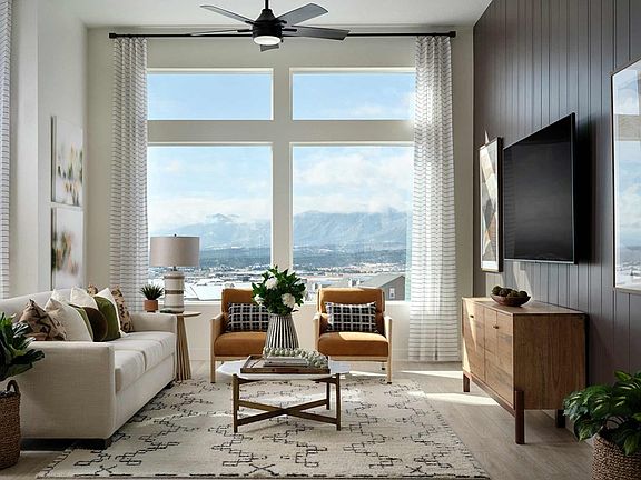 The Greenhorn - Family Room