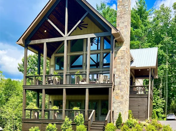 207 Comanche Rd, Cullowhee, NC 28723