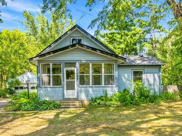 328 3rd St SE, Braham, MN 55006