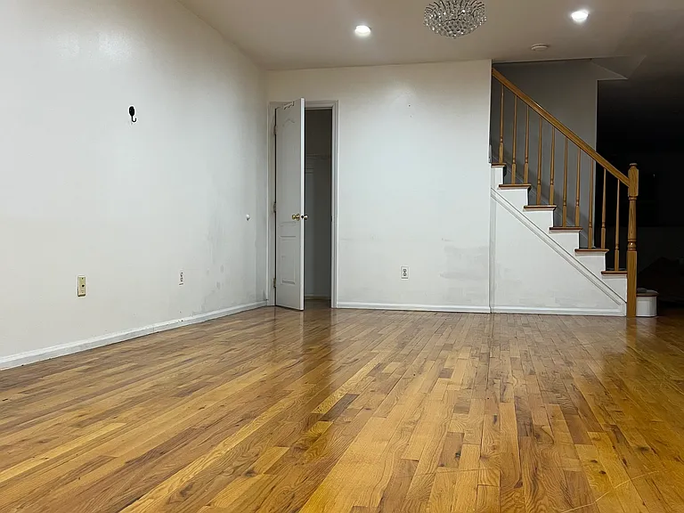 Erika Loop — Photo 16