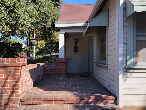 3rd image of 704 Mound Ave