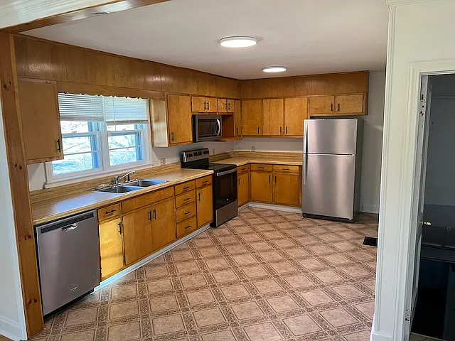 2522 Browns Mill Ct — Photo 4