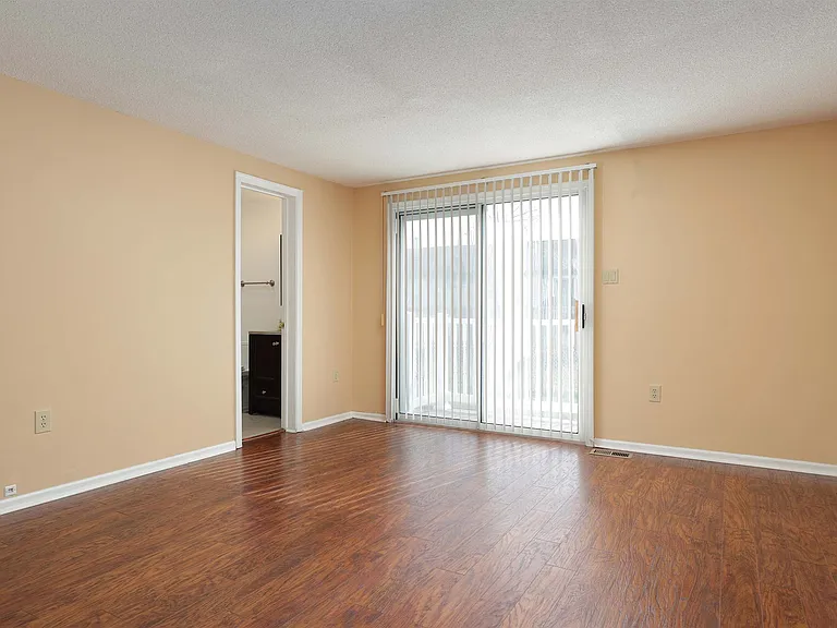 16 Pine Tree Ln — Photo 8