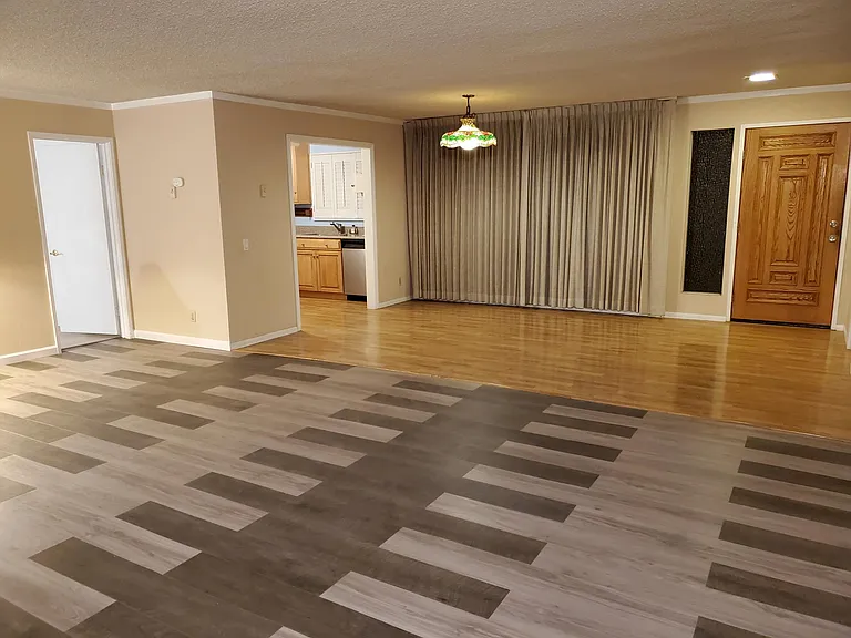 2540 Clairemont Dr #101 — Photo 9