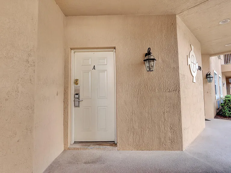 8319 Mulligan Cir — Photo 2