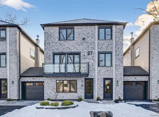 27 Ellish Pkwy #203, Spring Valley, NY 10977