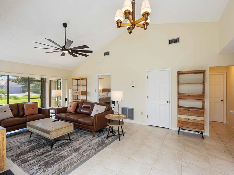 5370 Myrtle Wood #5370 — Photo 7