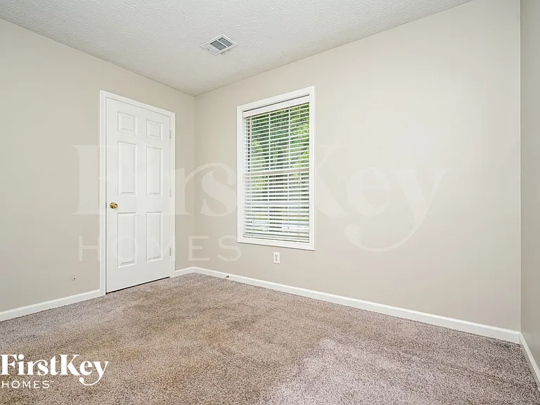 319 Hills Point Rd — Photo 13