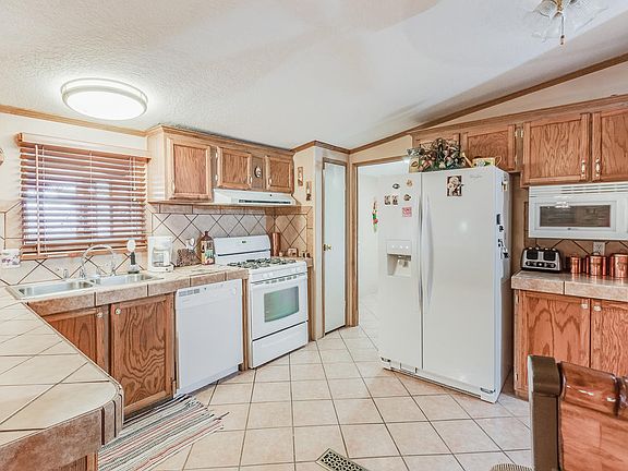 2nd image of 4030 Tiffany Ct