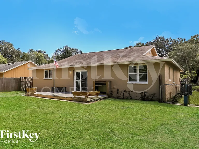 1047 Cove Landing Dr — Photo 18