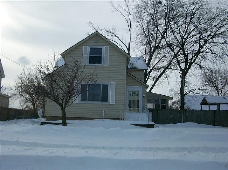 1st image of 1032 Madison St